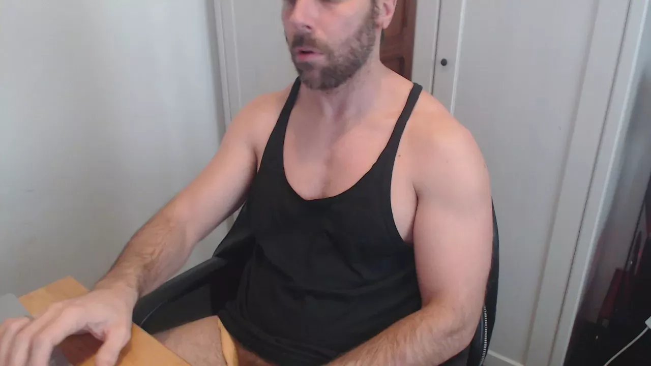 Offline PigPervert on Cam4