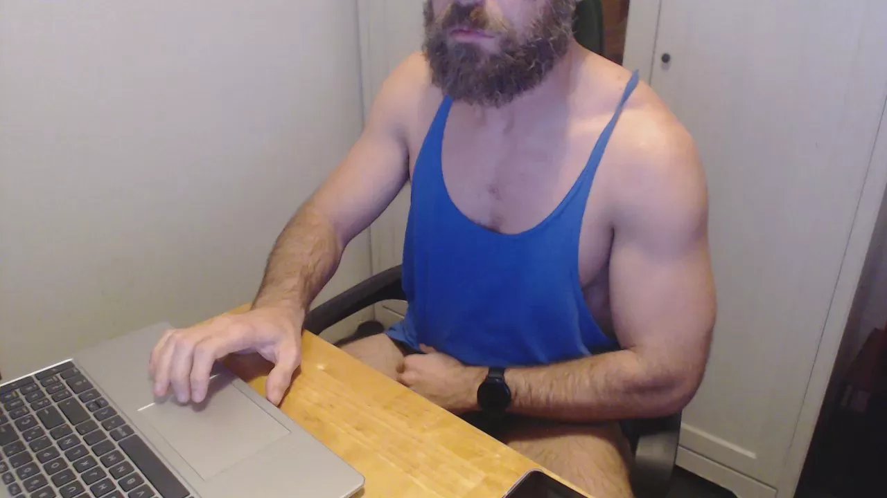 Offline PigPervert on Cam4