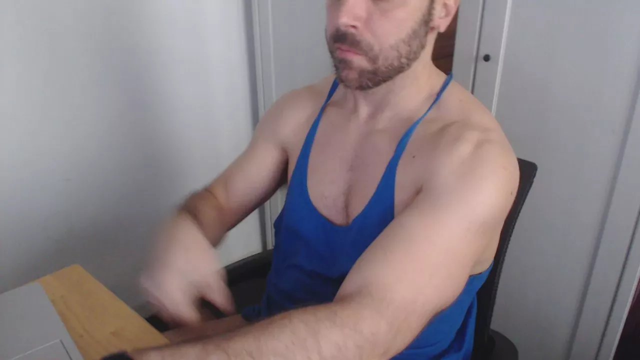 Offline PigPervert on Cam4