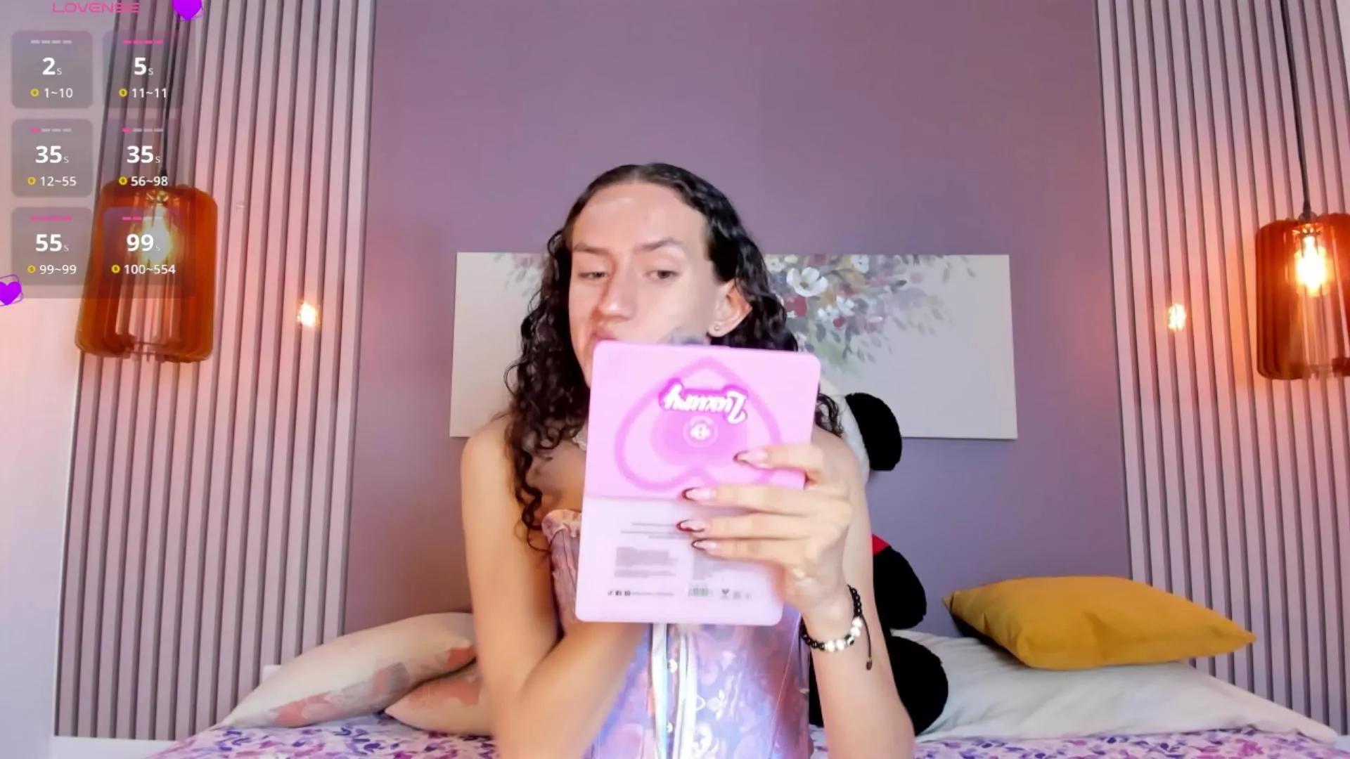 pinky_peach_ on Cam4 