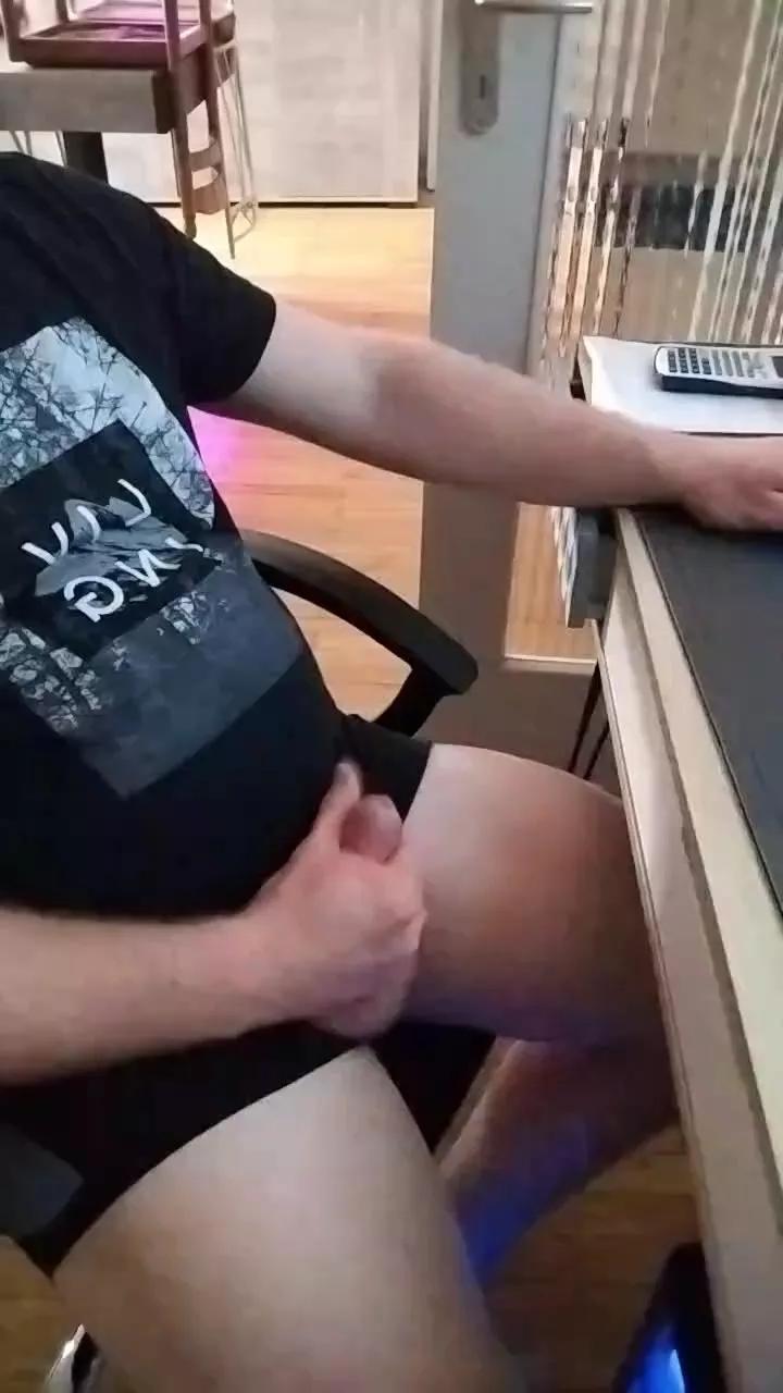 Pmc69470 on Cam4 