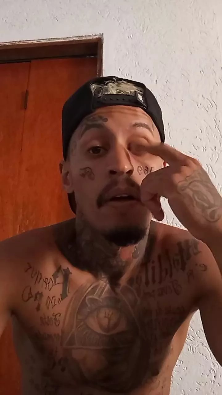 Offline PrincePrincipe on Cam4