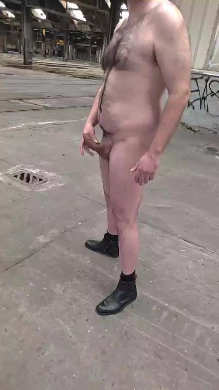 Offline publicexib1 on Cam4