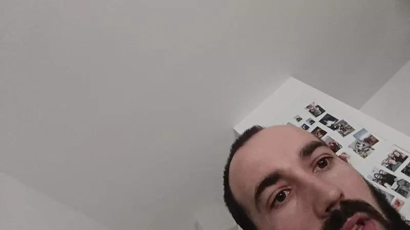 Pureplaisir6 on Cam4 