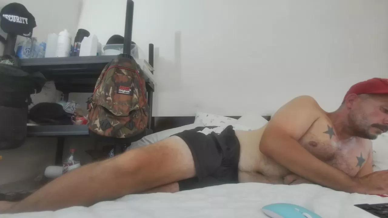 R_malcom on Cam4 