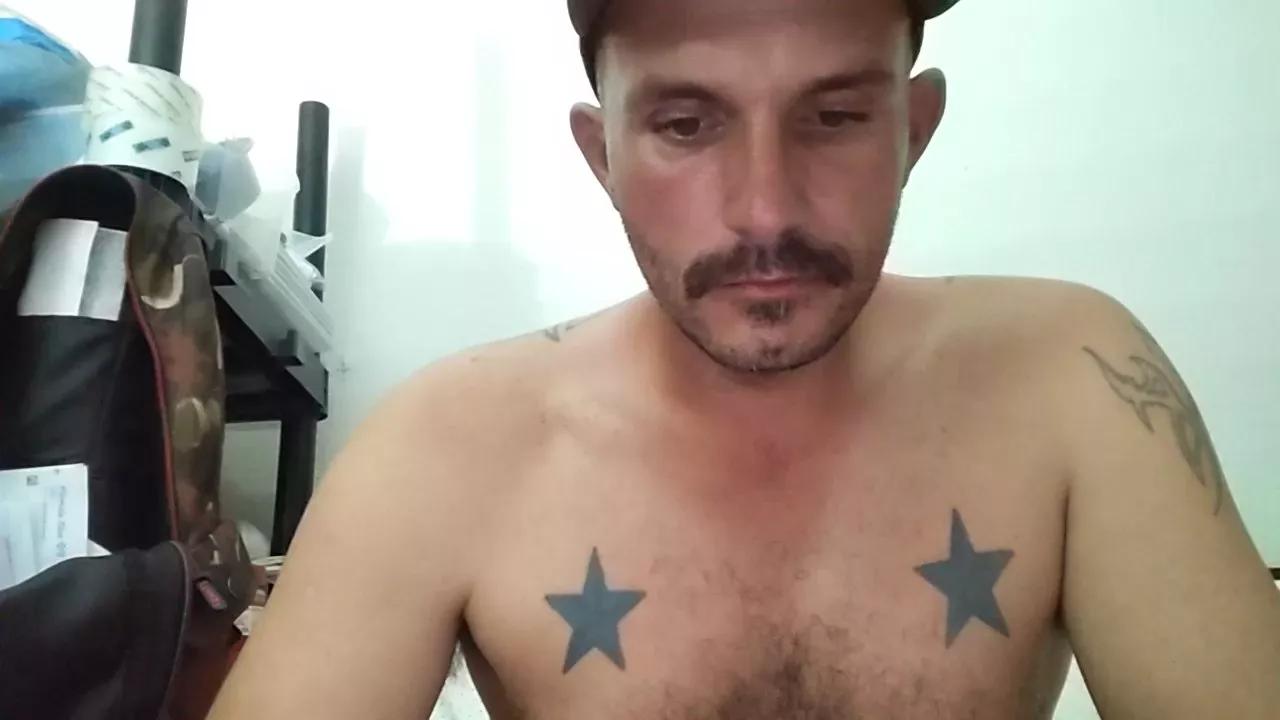 R_malcom on Cam4 