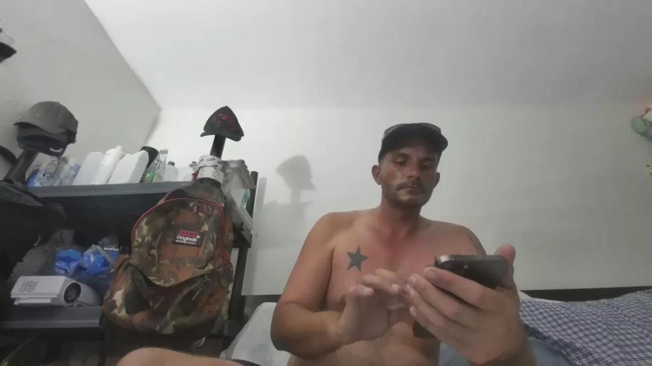 R_malcom on Cam4 