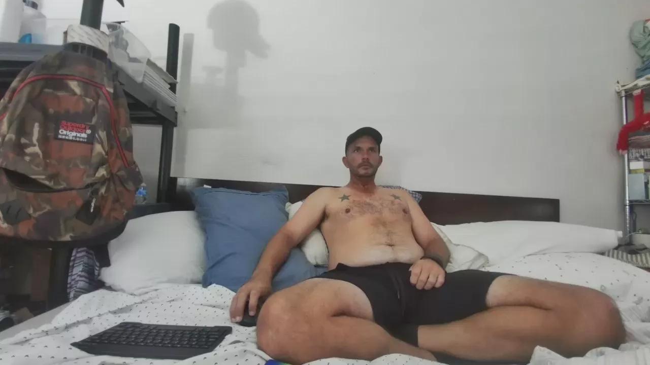 R_malcom on Cam4 