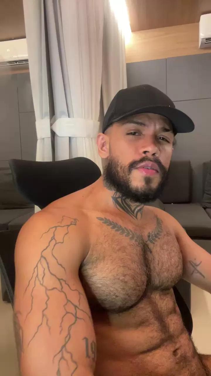 Raik_23 on Cam4 