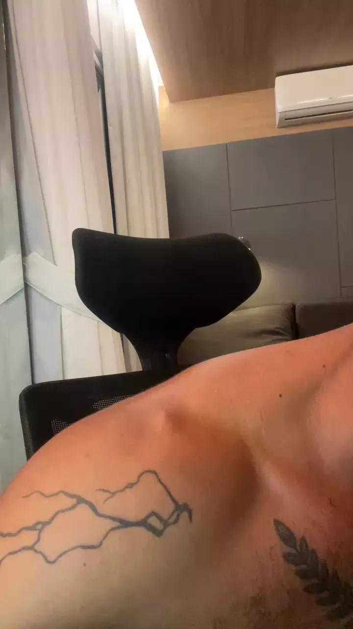 Raik_23 on Cam4 