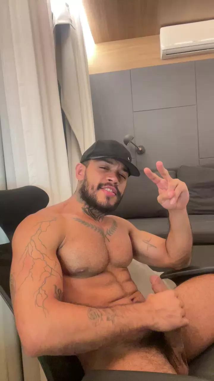 Raik_23 on Cam4 