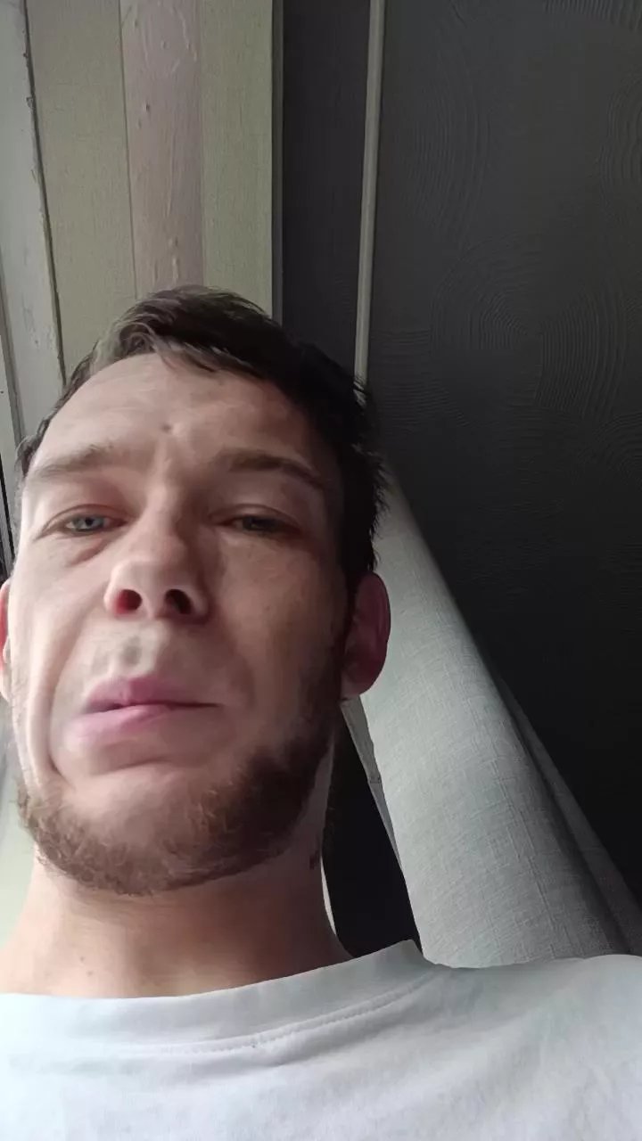 Offline richieebisback1 on Cam4