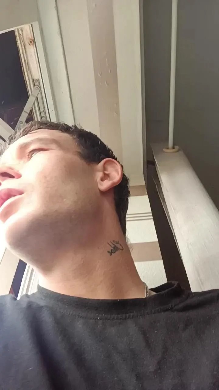 Offline richieebisback1 on Cam4