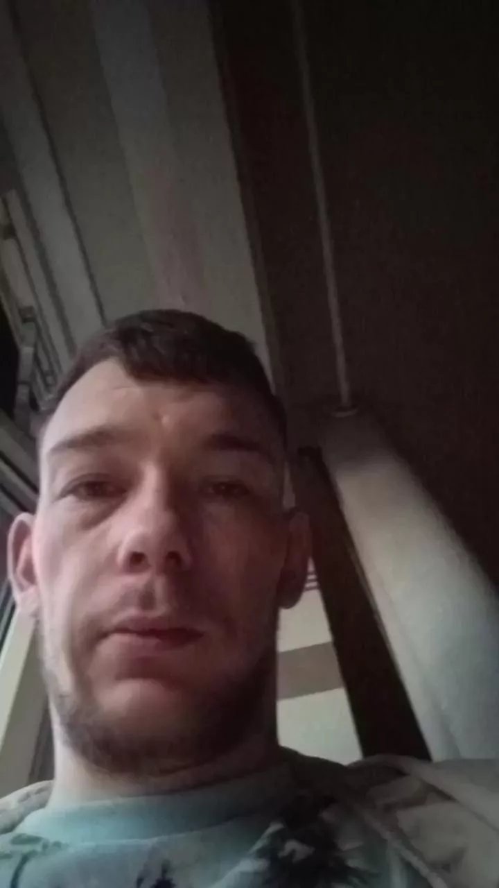 Offline richieebisback1 on Cam4