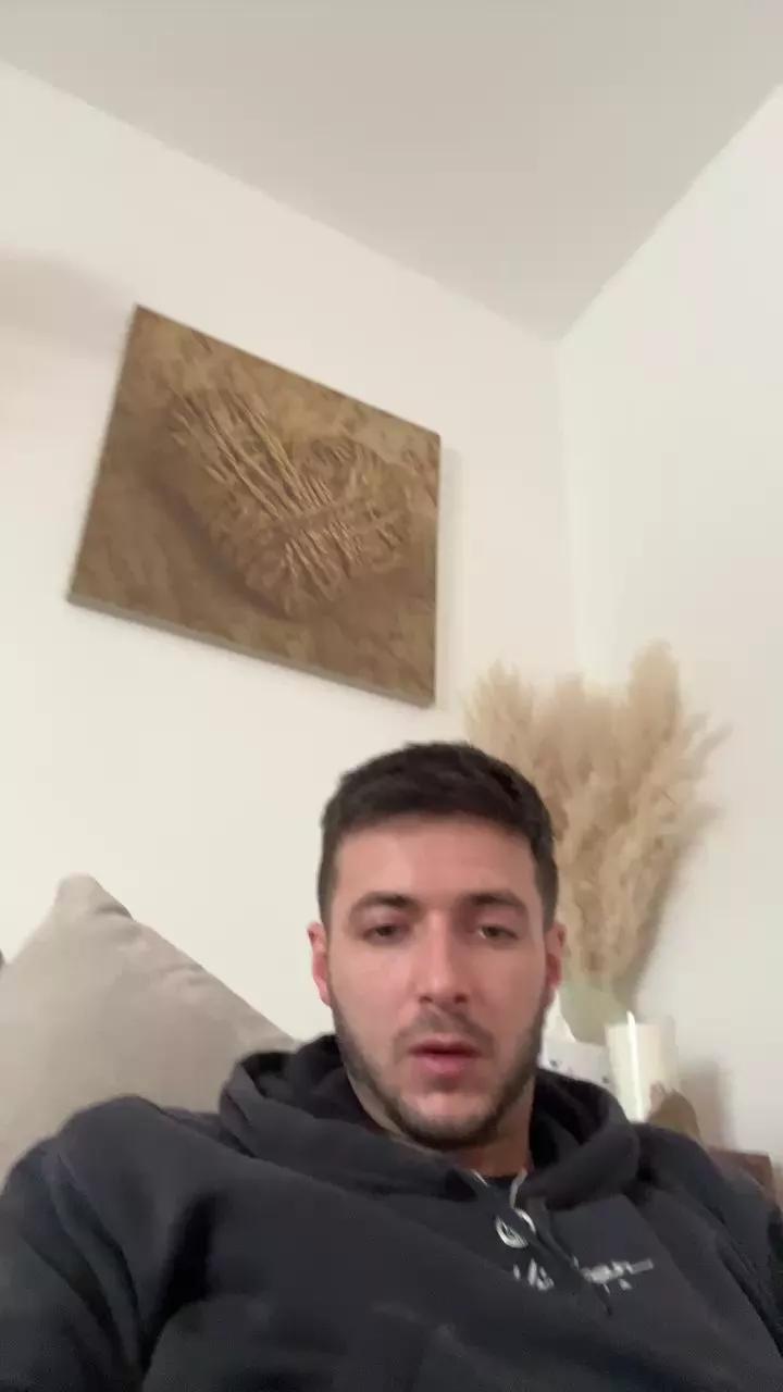 Richyrich00 on Cam4 