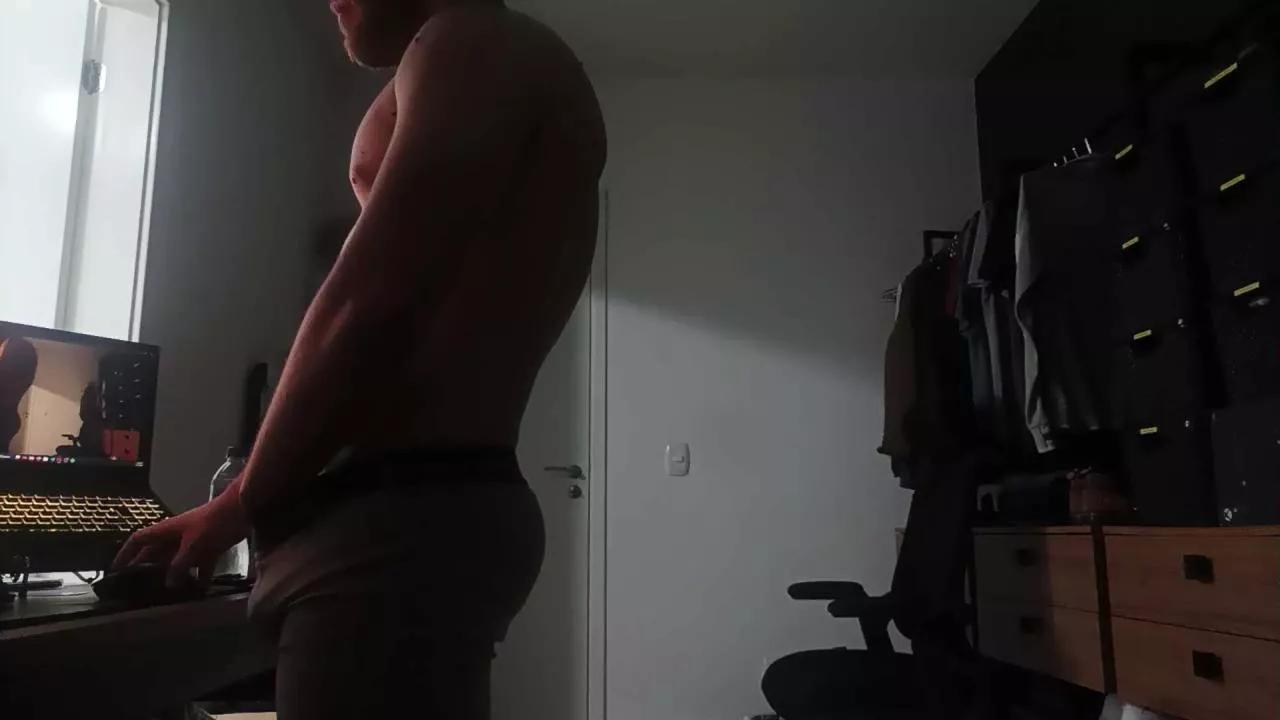 rodrigoeng_ on Cam4 