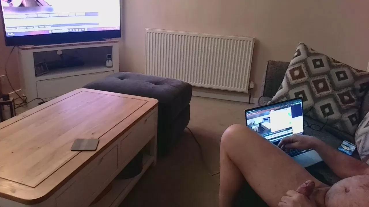 rolls2uk2 on Cam4 