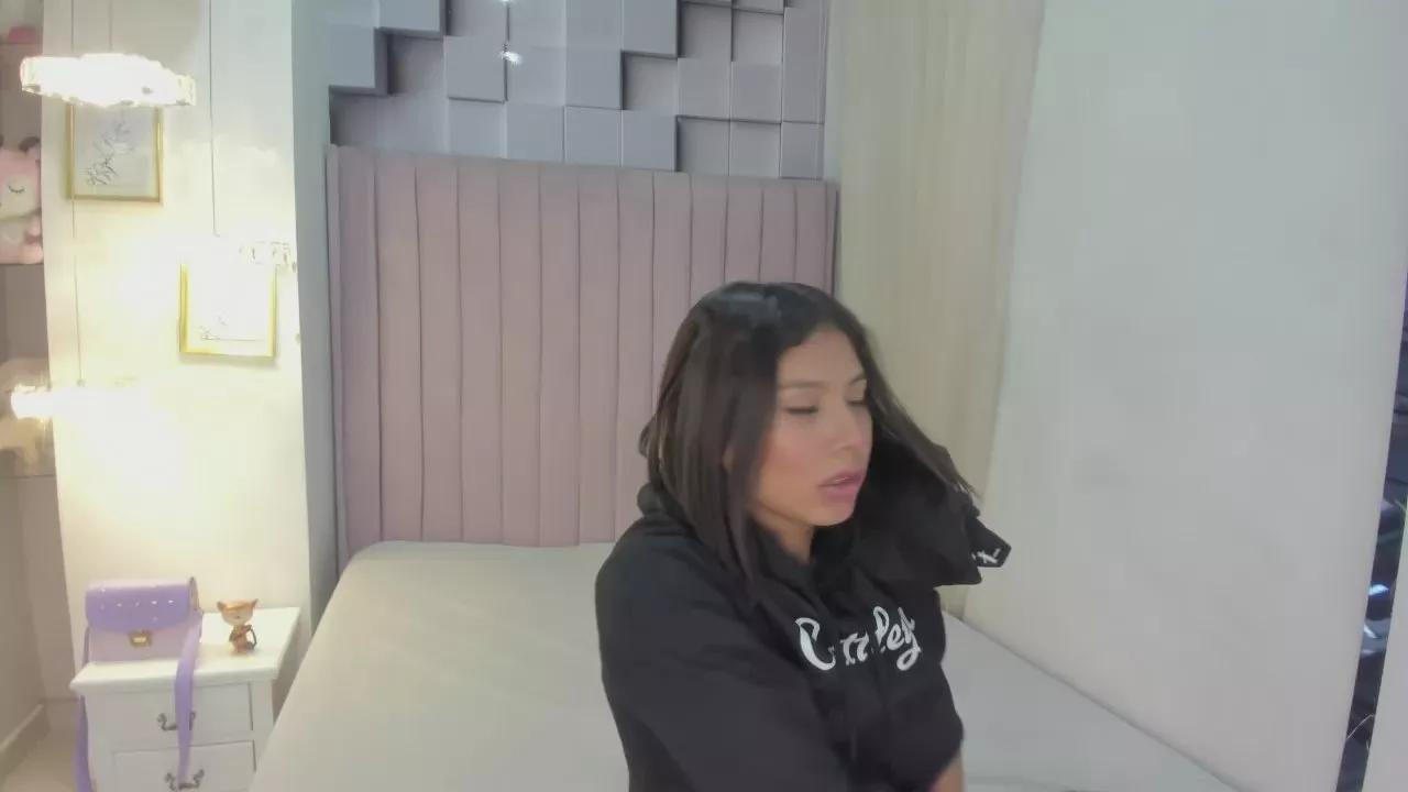 rubyrouge_ on Cam4 