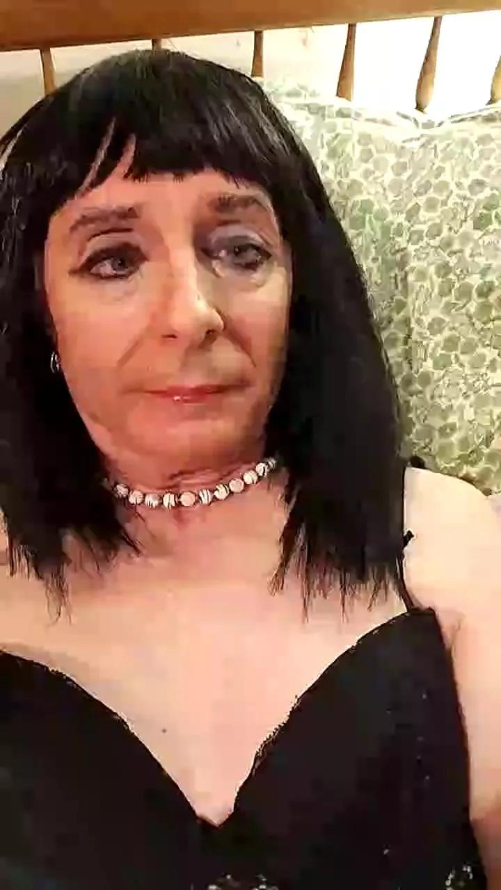 Saabrinaahot on Cam4 