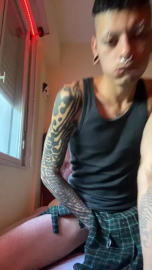 santinosanto33 on Cam4 