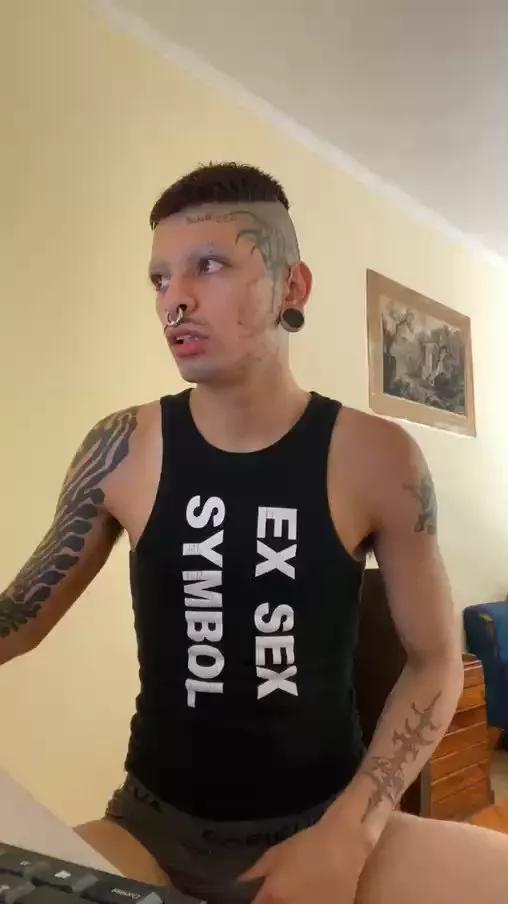 santinosanto33 on Cam4 