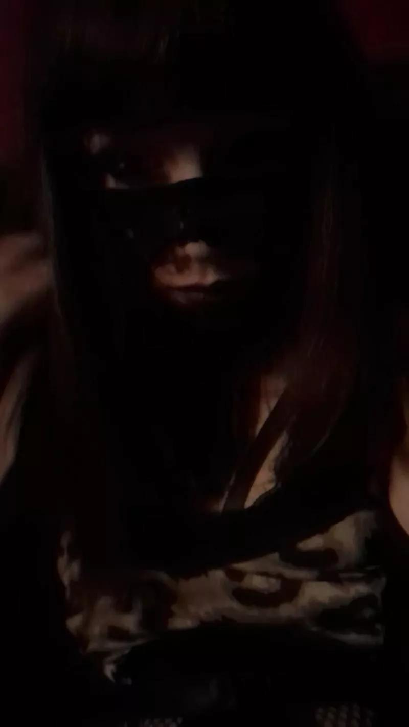 Sconosciuta666 on Cam4 