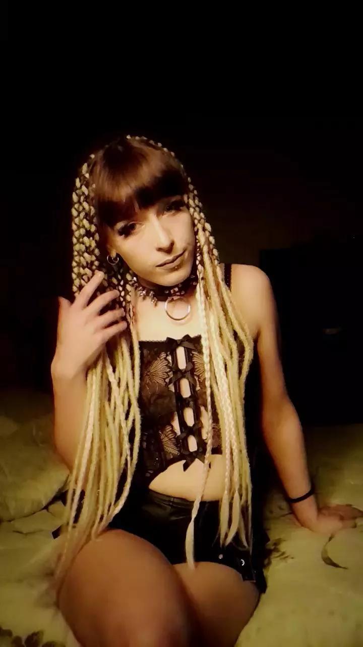 Sconosciuta666 on Cam4 