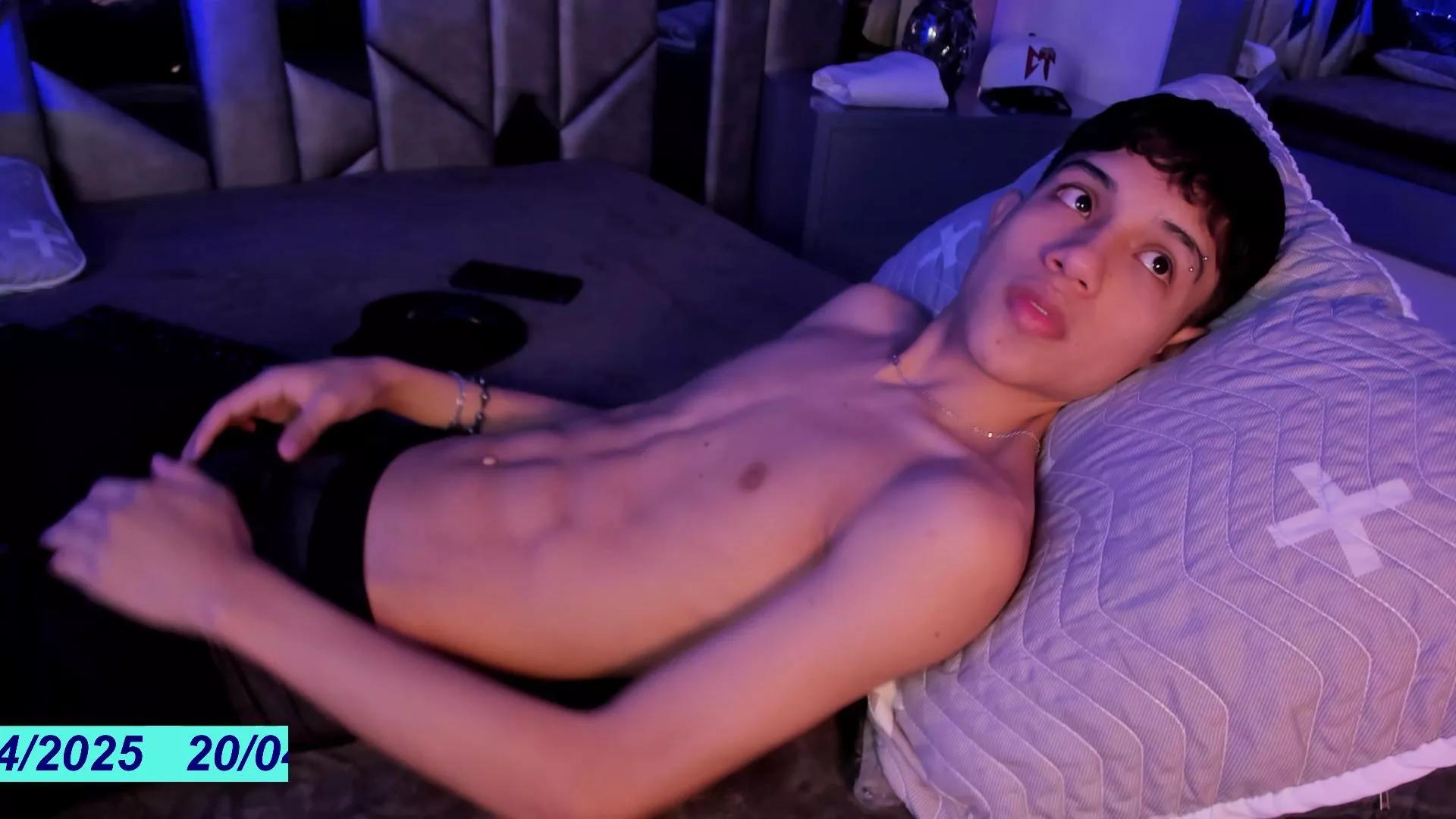 Sebax_Young on Cam4 