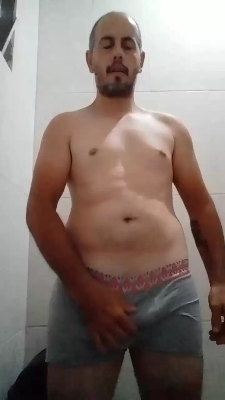 Offline sedutor410 on Cam4