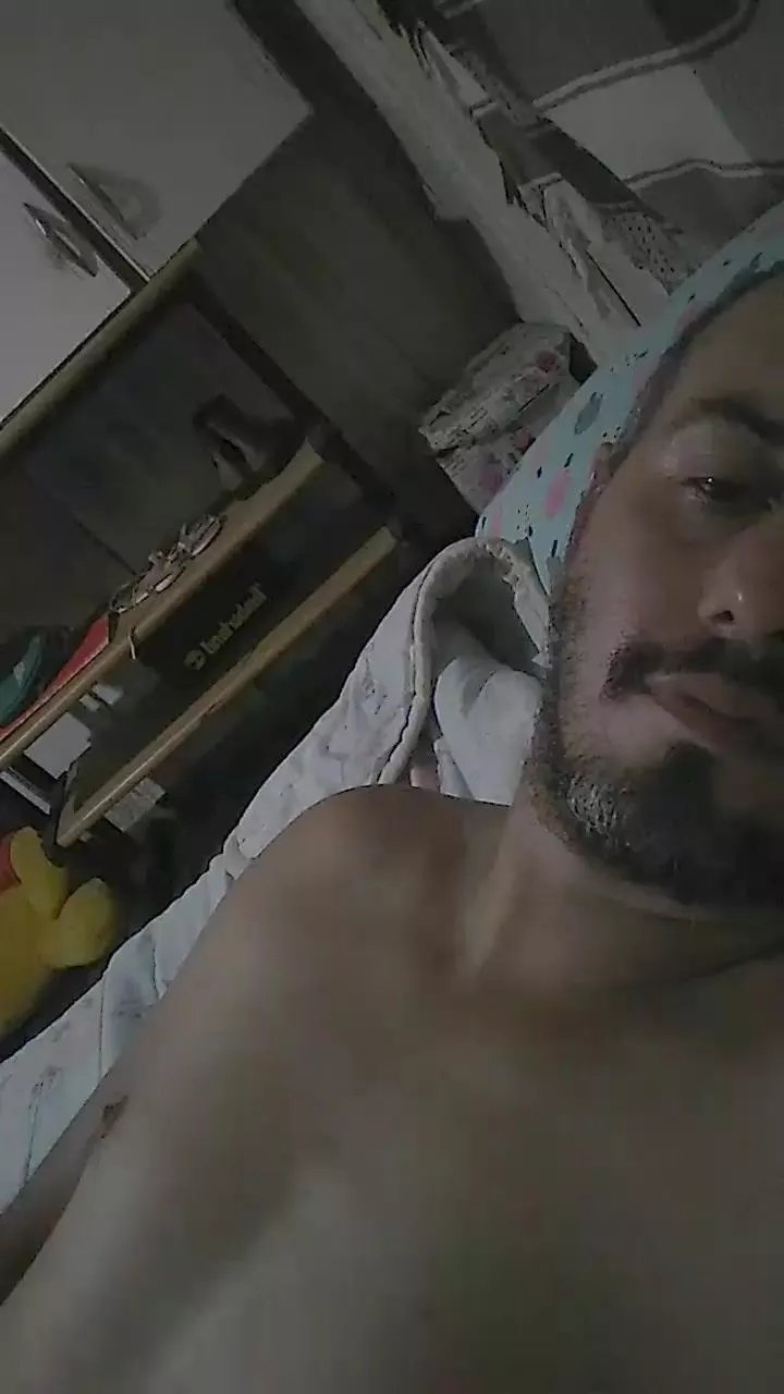 Offline sedutor410 on Cam4