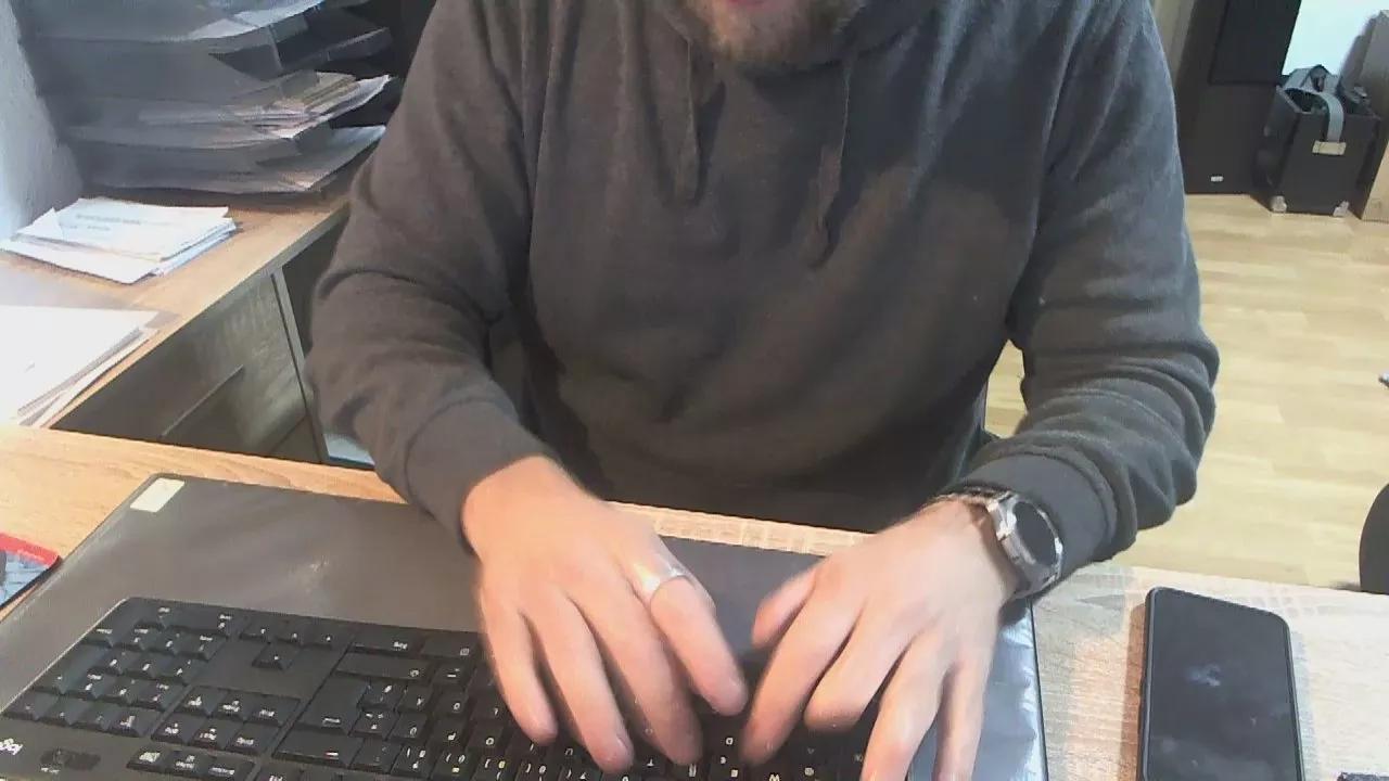 Sexsklave01 on Cam4 