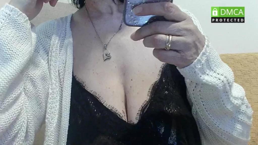 sexy_tettona on Cam4 