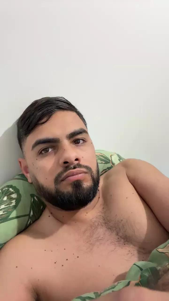 Sexyboyshow69 on Cam4 