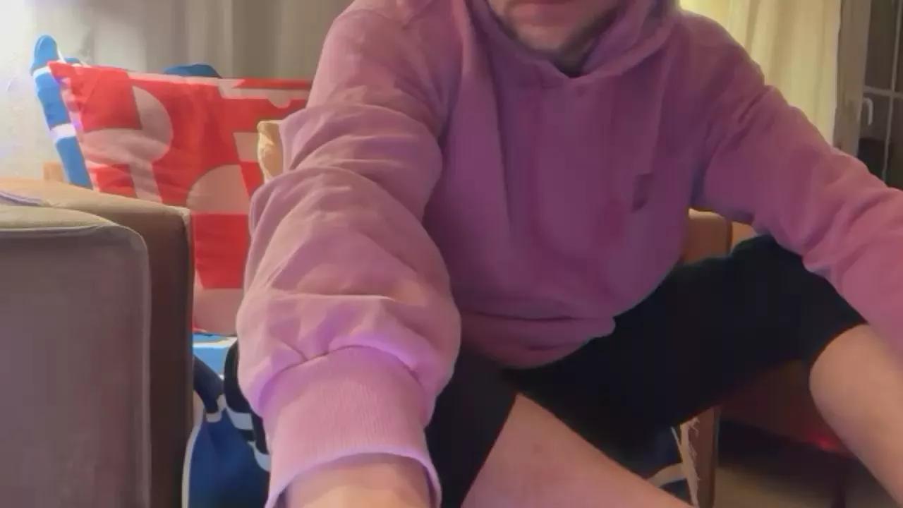 sk8_bong on Cam4 