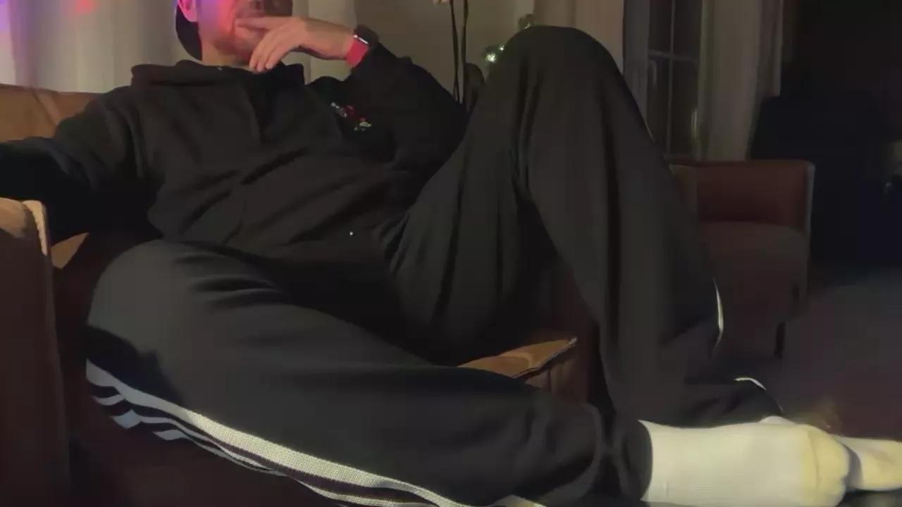 sk8_bong on Cam4 