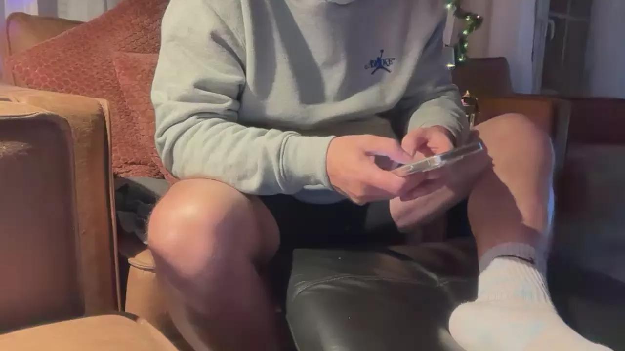 sk8_bong on Cam4 