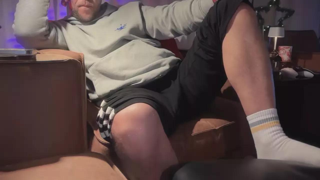 sk8_bong on Cam4 