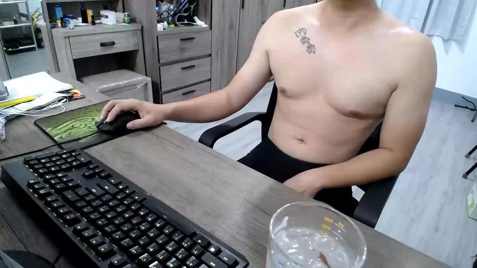 smallsmallwa on Cam4 