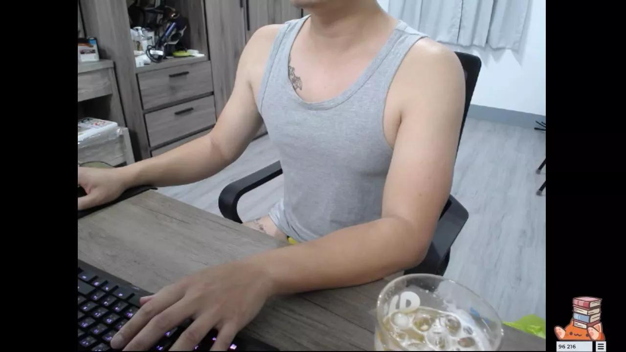 smallsmallwa on Cam4 