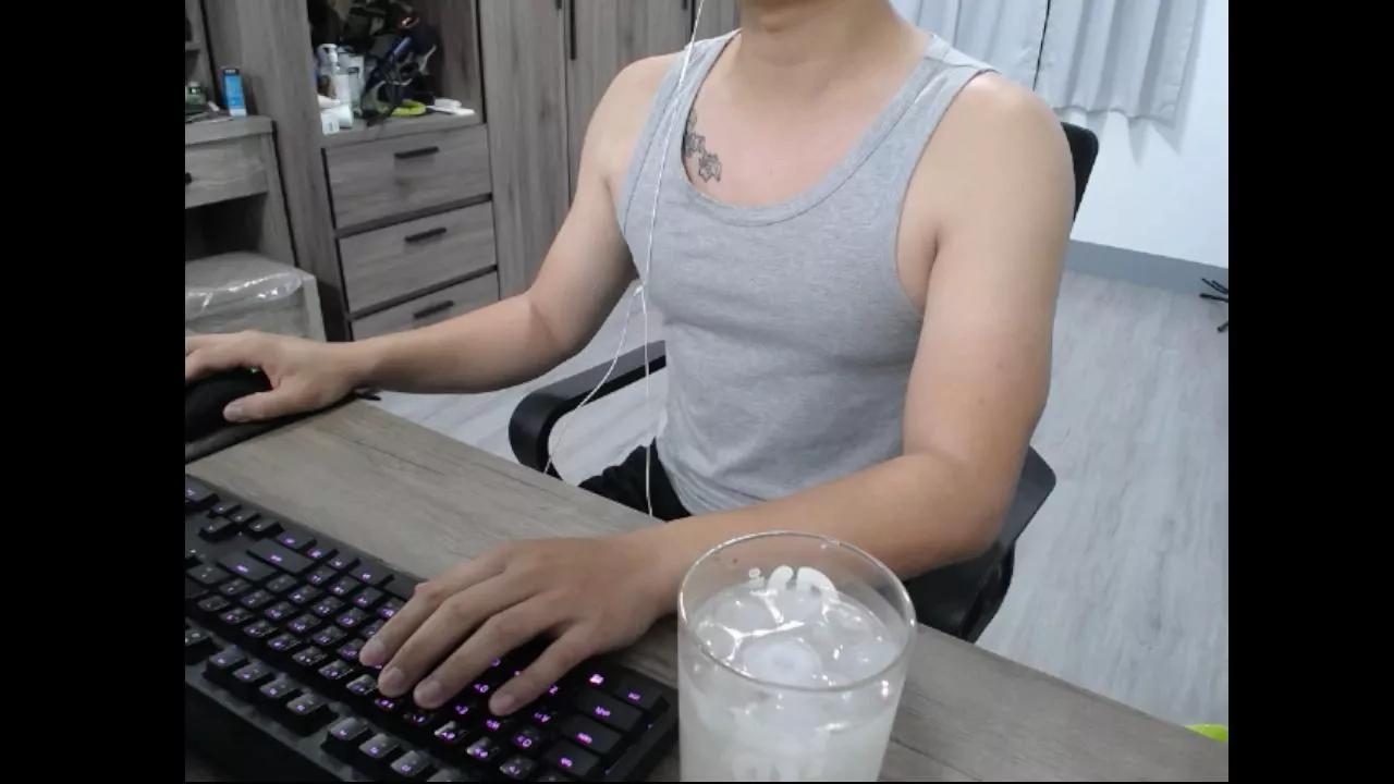 smallsmallwa on Cam4 