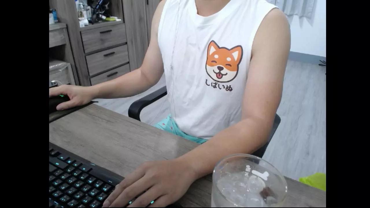 smallsmallwa on Cam4 