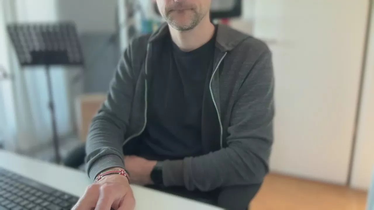 Offline Steephy222 on Cam4