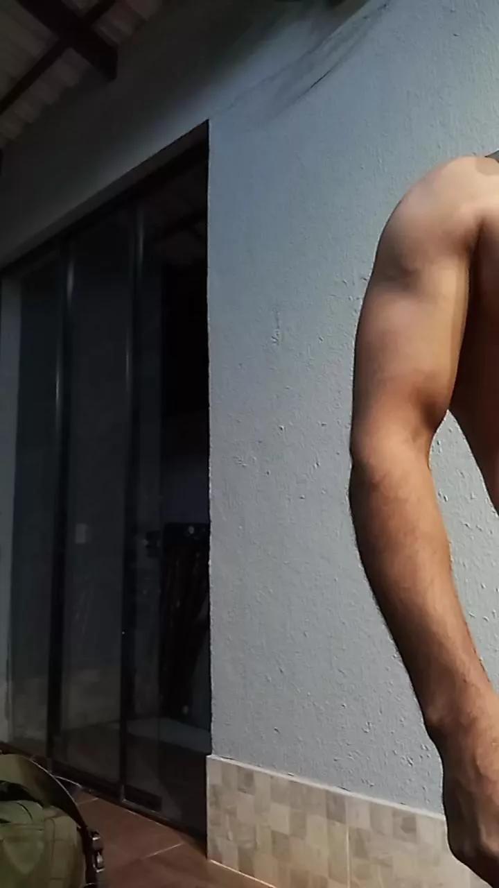 Strong_male7 on Cam4 