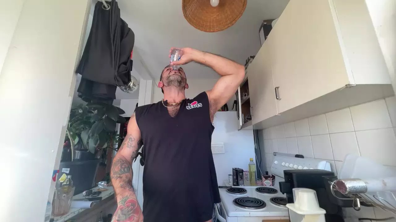 Offline sydneysucker on Cam4