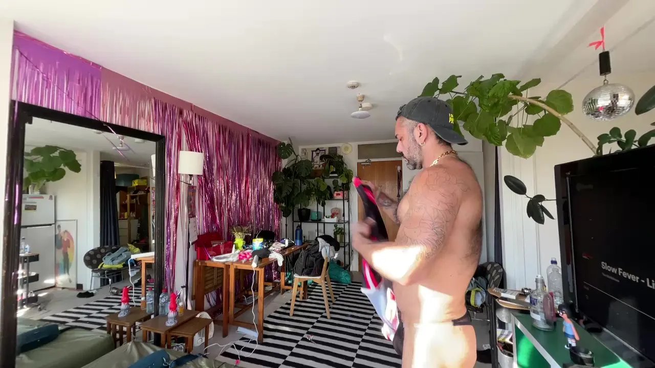 Offline sydneysucker on Cam4