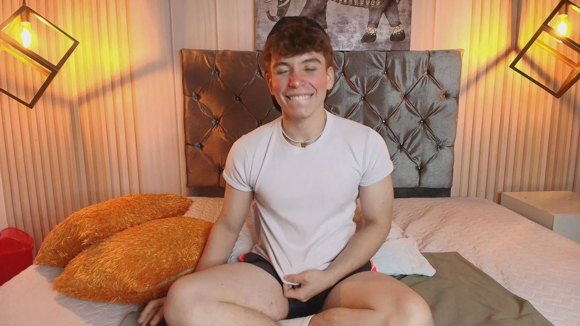 Offline Tayler_White on Cam4