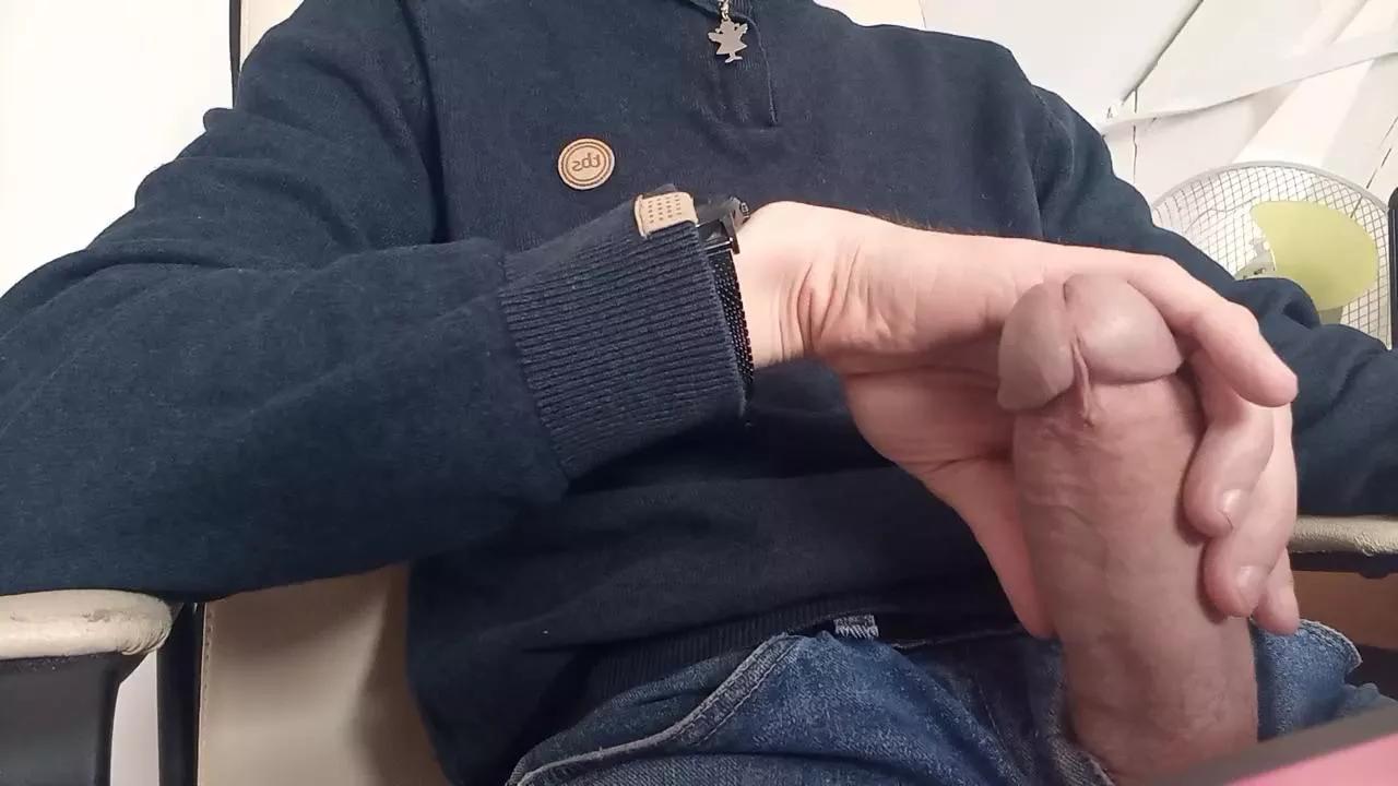 Tboner59 on Cam4 