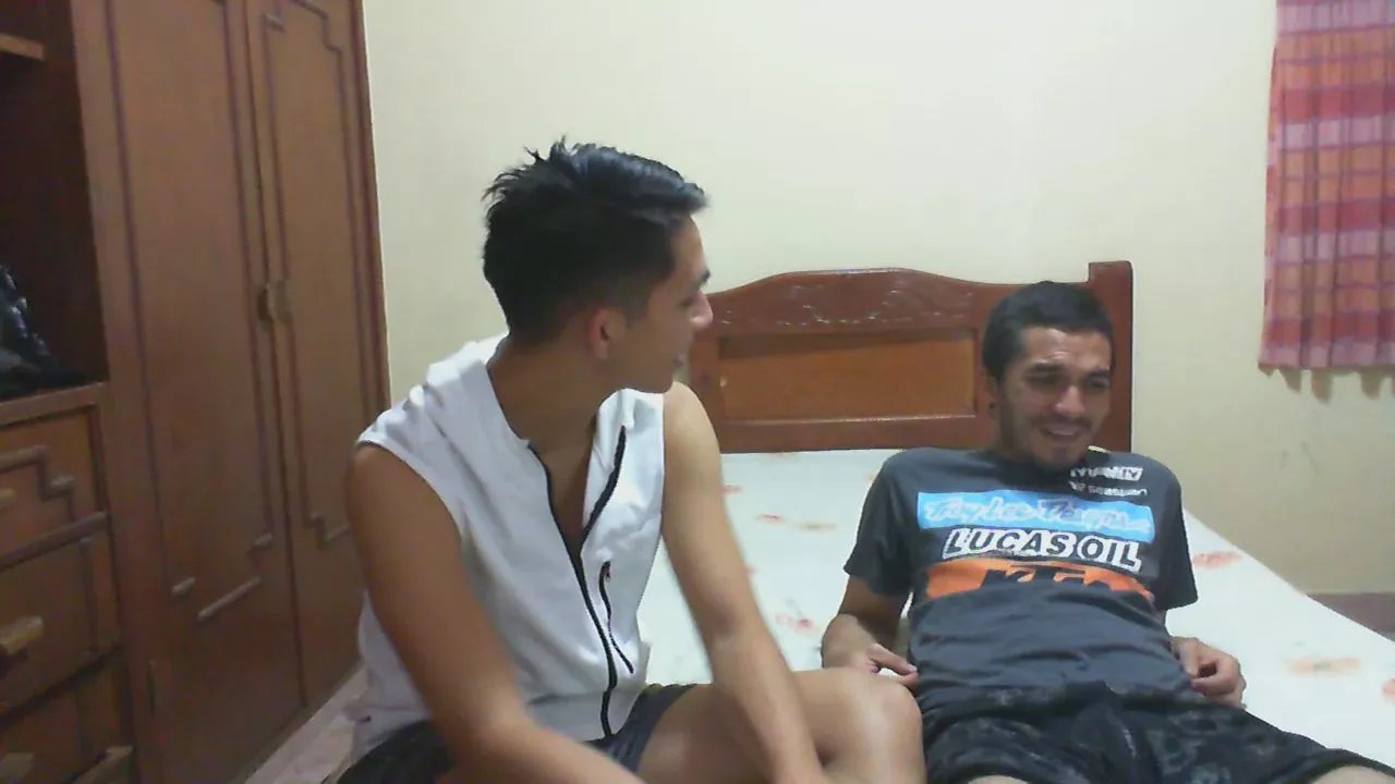 Offline teamboys3 on Cam4