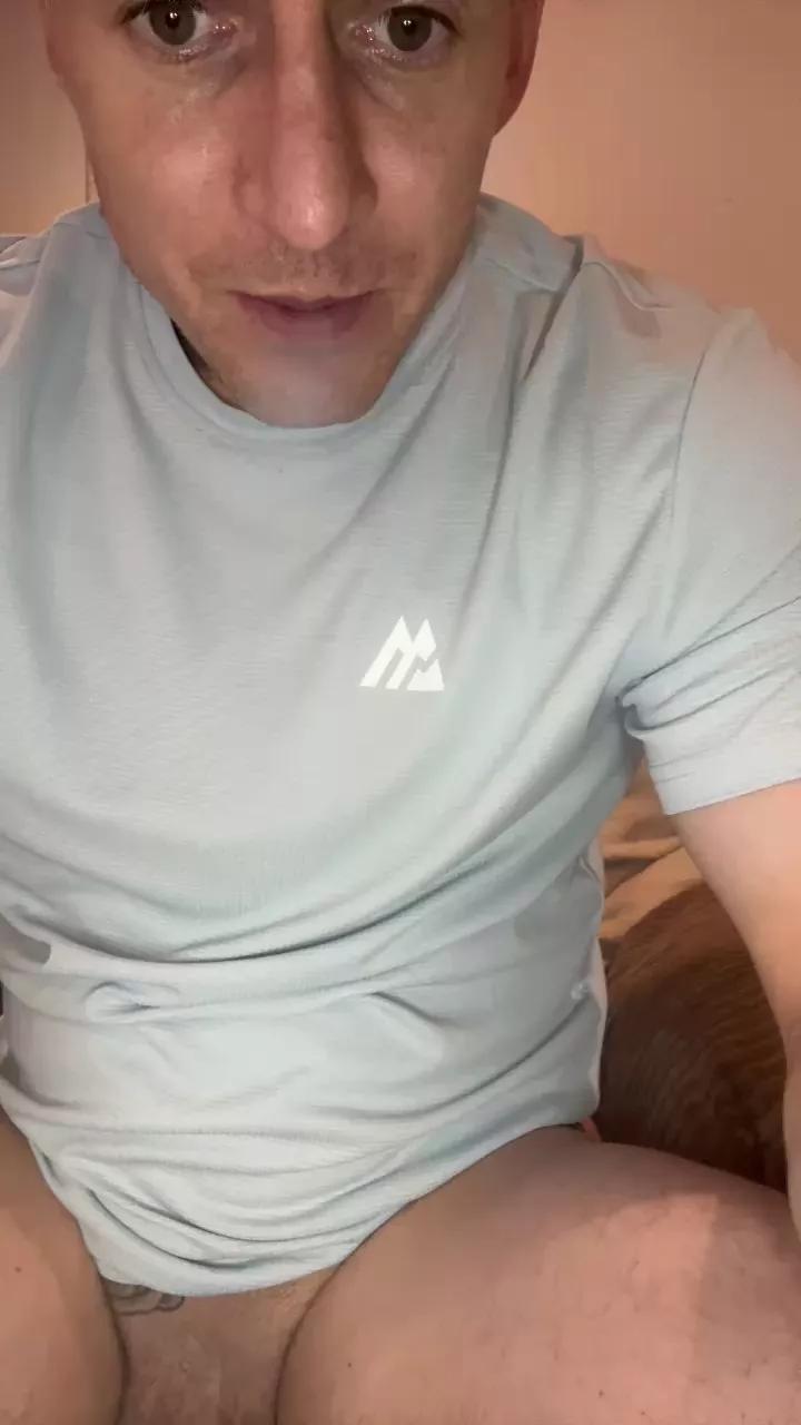 Theirish_bull on Cam4 