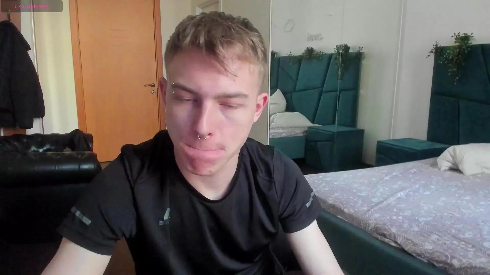 THEO__GREEN on Cam4 
